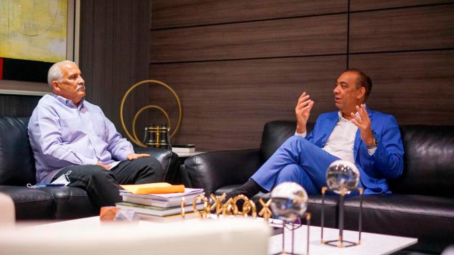 Ministro de Obras Públicas recibe al exvicepresidente Jaime David Fernández Mirabal