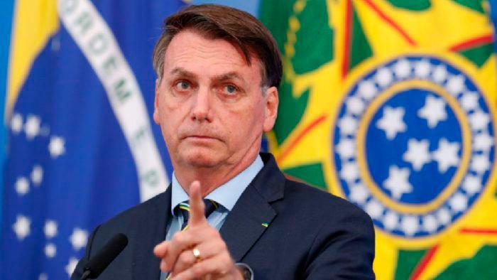 Bolsonaro dice no sentirse presionado para que Brasil inicie la vacunación