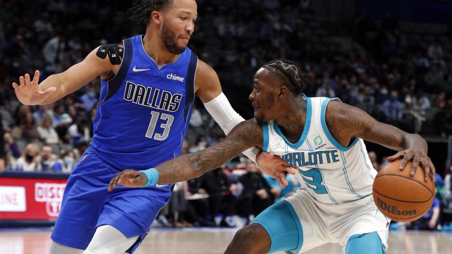 Porzingis lidera a los Mavericks sólido triunfo sobre Hornets