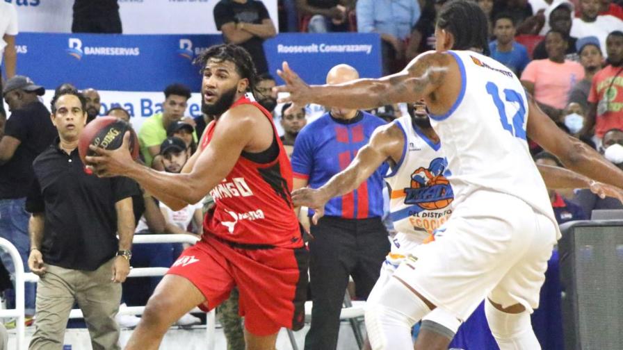 Leones se colocan a un triunfo de la corona de la LNB Leones se colocan a un triunfo de la corona de la LNB