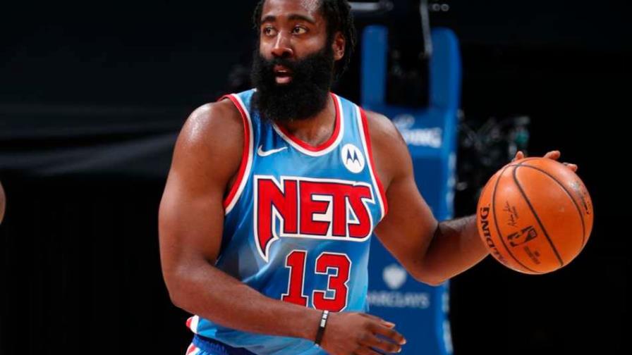 Como nunca viste a Harden: saludó en español a un futbolista argentino