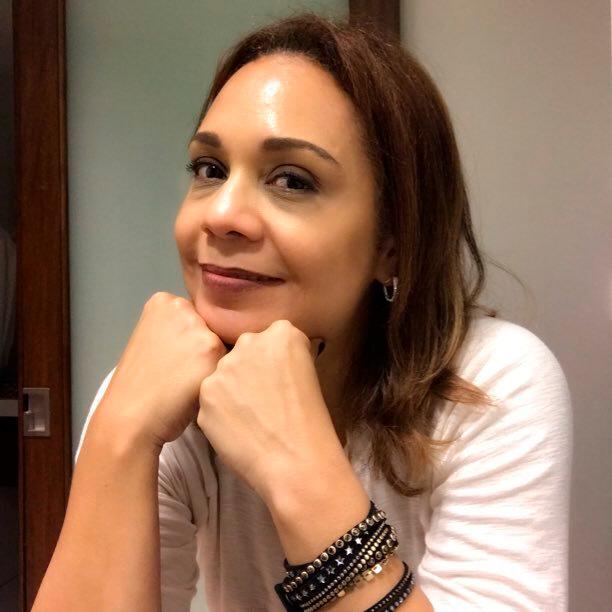 Janina Rosado, directora musical de la banda 4-40 de Juan Luis Guerra