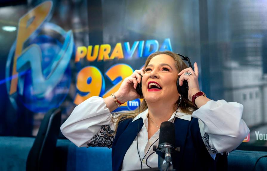 Jatnna Tavárez por primera vez en la radio 
