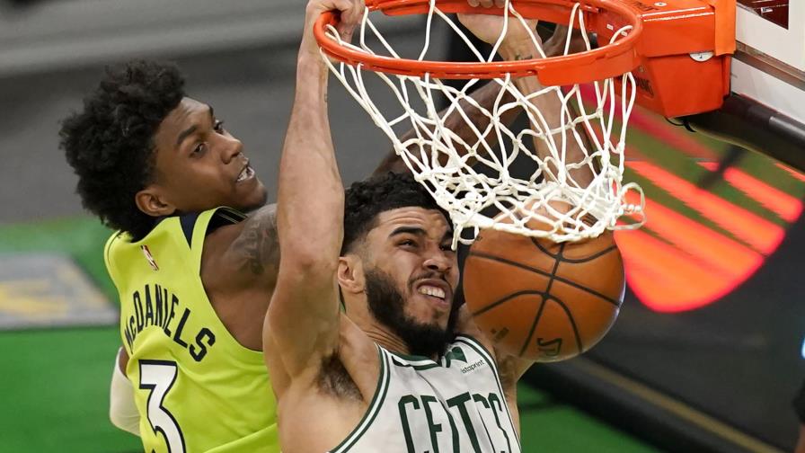 Tatum brilla con 53 puntos, supera los 30 de Towns y Celtics derrotan a Wolves