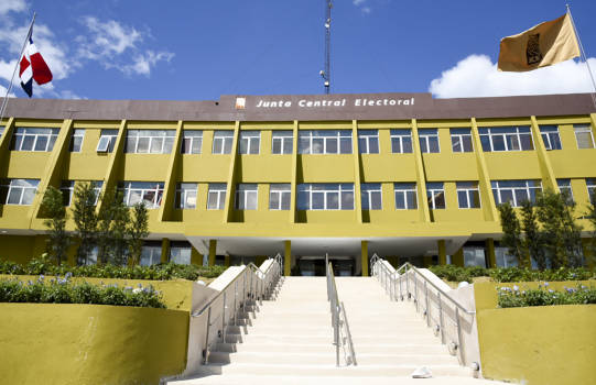 La parte frontal de la JCE.