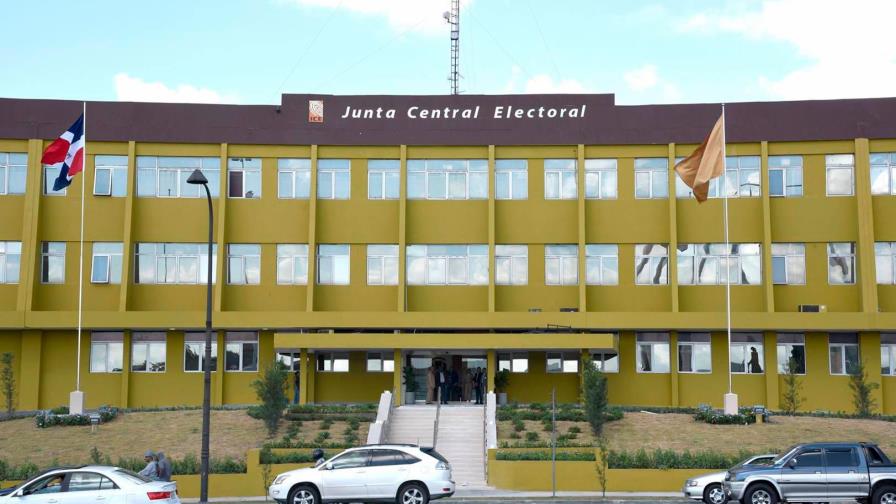 JCE solicita a Presupuesto libramiento total de dinero para partidos JCE solicita a Presupuesto libramiento total de dinero para partidos