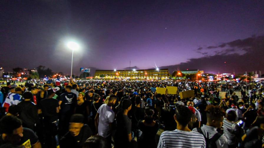 Educación, creatividad y compañerismo marcaron el quinto día de protesta frente la Junta 