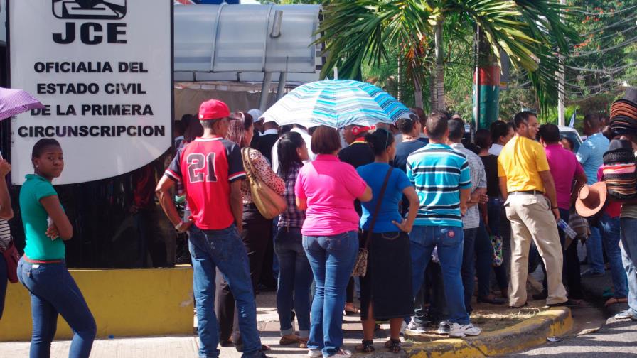 JCE flexibiliza pago por vencimiento cédula de extranjeros