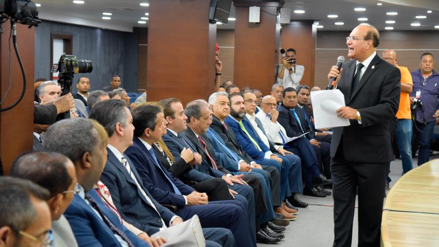 La asistencia social enfrenta oficialismo con JCE y partidos