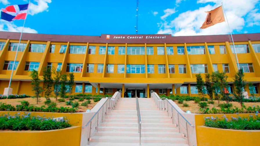 Problemas técnicos extenderá programa de trabajo para seleccionar miembros de la JCE Problemas técnicos extenderá programa de trabajo para seleccionar miembros de la JCE