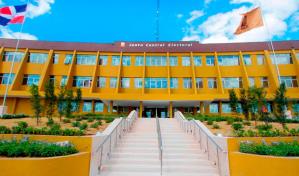 Dictan coerción a "buscón" que estafó con RD$6,000 a mujer con acta de nacimiento falsificada