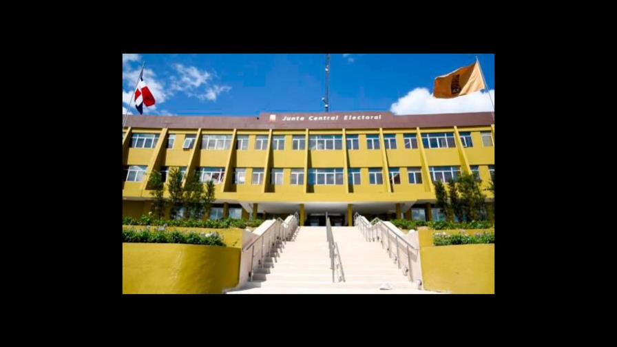 JCE pone a disposición del Gobierno 9 mil laptops para educación virtual