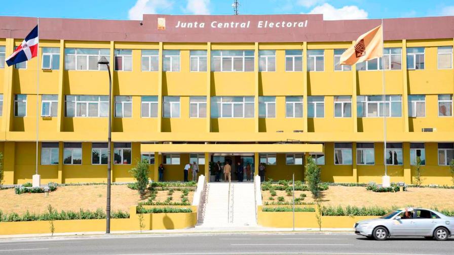 Junta Central Electoral aprobó el voto automatizado y el conteo manual en 10 mil colegios