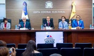 Partidos y JCE debaten sobre colocación de cámaras en colegios electorales