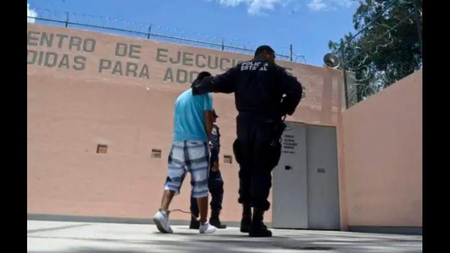 Sorprenden hombre intentando entrar drogas a reformatorio en La Vega Sorprenden hombre intentando entrar drogas a reformatorio en La Vega