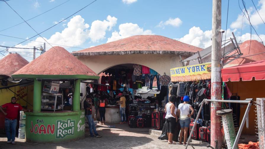 Demandan Alcaldía de Santo Domingo Oeste desarrabalice plaza del kilómetro 9