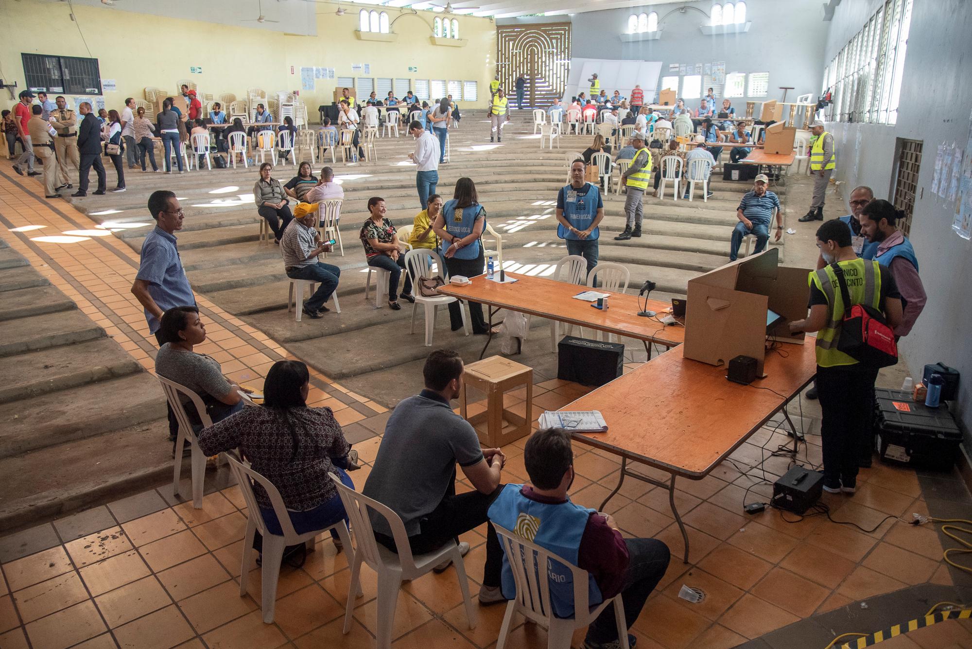 Elecciones municipales dominicanas... suspendidas