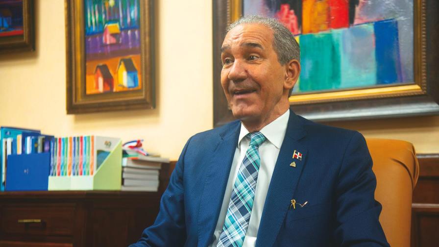 Mescyt limitará las becas de estudio internacionales
Mescyt solo dará becas exterior en áreas no se puedan desarrollar en RD