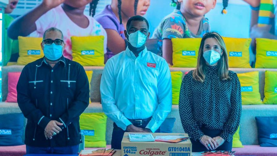 Alianza interinstitucional entregan 3,400 Kits de higiene bucal a niñas y niños en provincias del sur