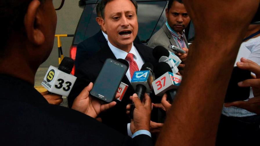 Defensa de Jean Alain deplora que Ministerio Público trata al exfuncionario como “el criminal más vil”