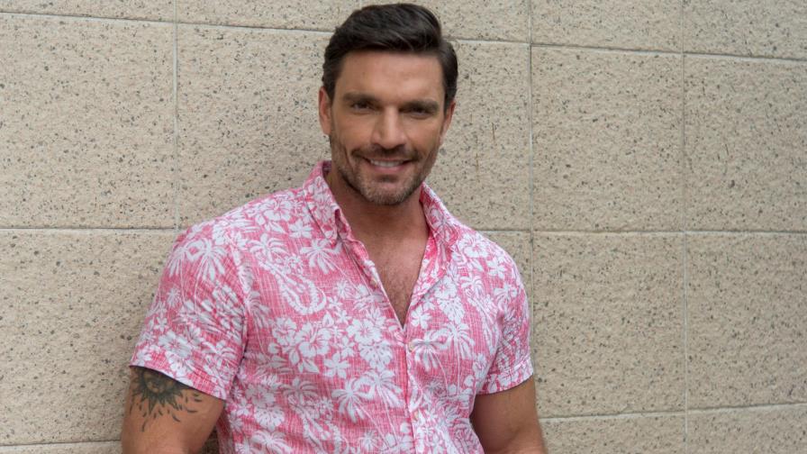 Julian Gil presenta el Festival        Cana Dorada 