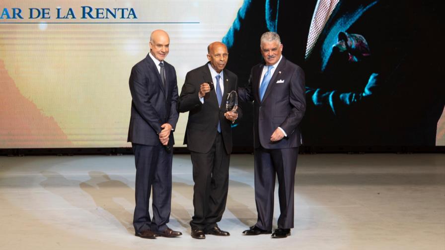 Carlos Heredia, reconocido por su trabajo en el exterior Carlos Heredia, reconocido por su trabajo en el exterior