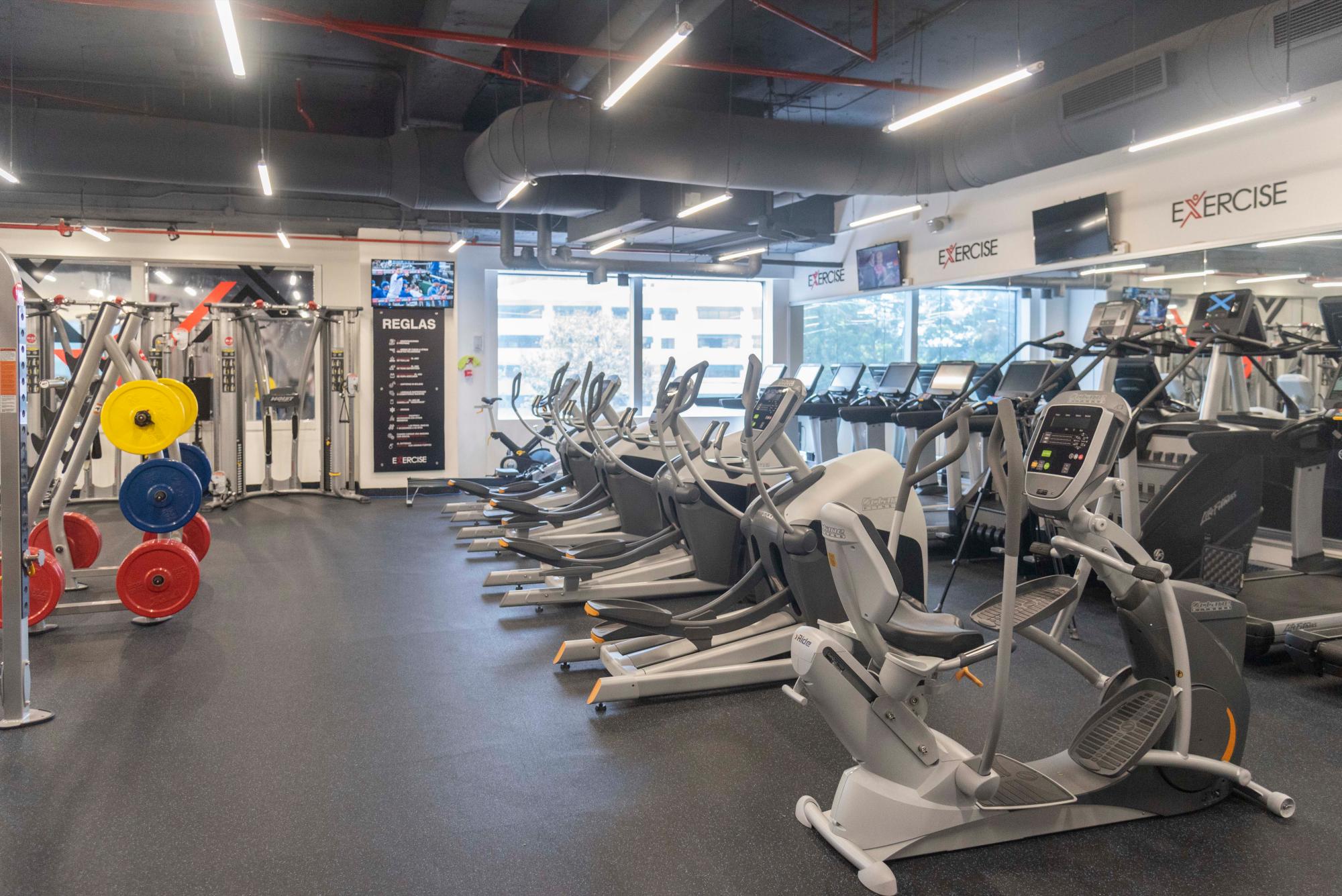 El horario de apertura y cierre será en Exercise Club durante esta primera etapa de 6:00 am a 8:00 pm.