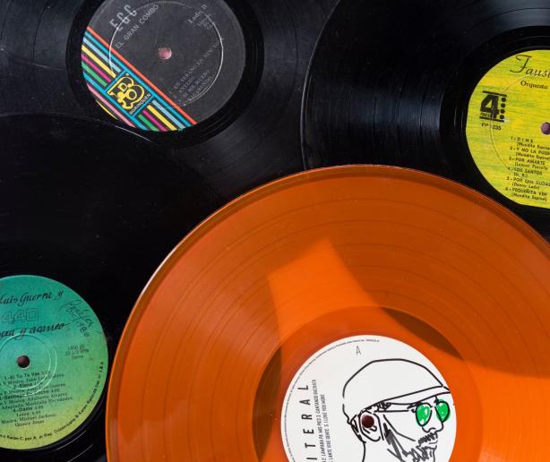 La música en streaming versus el retorno de los discos de vinilo