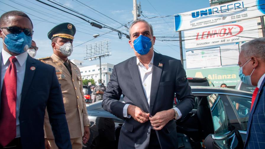 Oposición califica de democrática la actitud de Abinader de reunirse con ellos