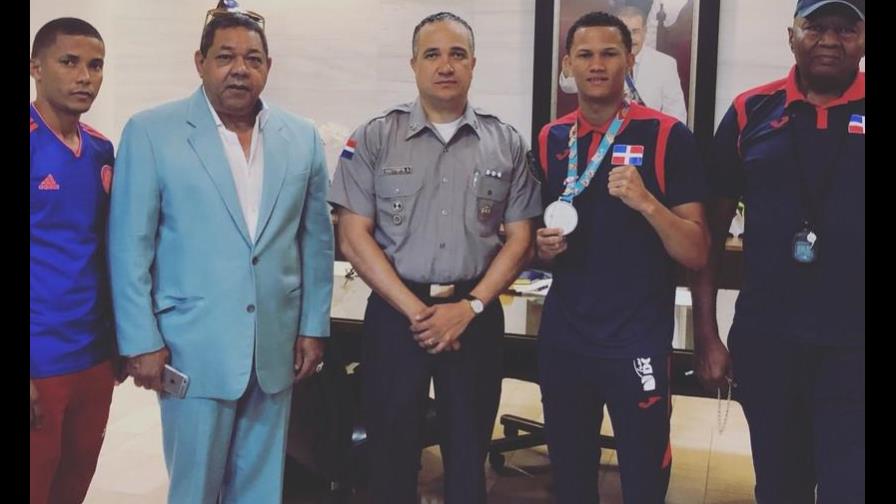 Policía y Boxeo acuerdan plan para implementar disciplina en barrios capitalinos Policía y Boxeo acuerdan plan para implementar disciplina en barrios capitalinos