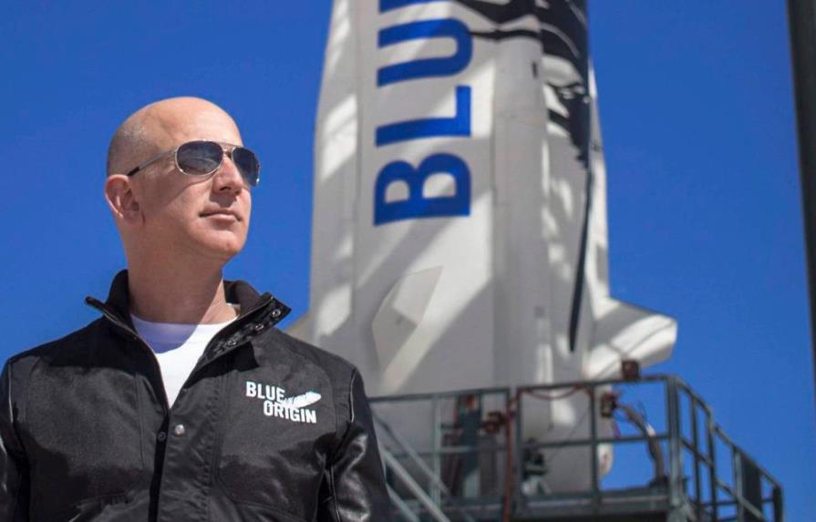 Pagan 28 millones de dólares por viajar al espacio junto a Jeff Bezos