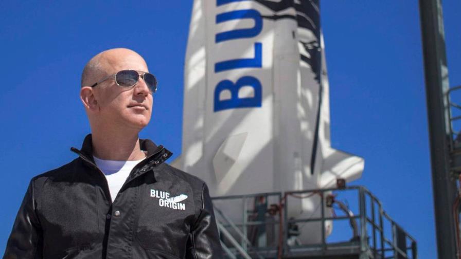 Pagan 28 millones de dólares por viajar al espacio junto a Jeff Bezos Pagan 28 millones de dólares por viajar al espacio junto a Jeff Bezos