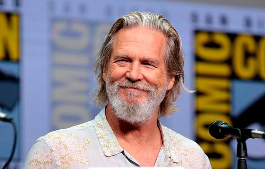 El actor Jeff Bridges reveló que su cáncer está en remisión
