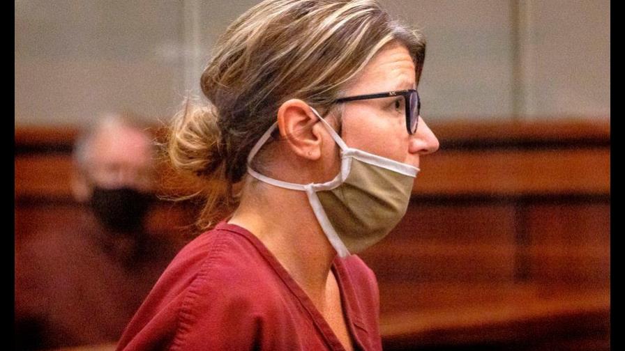 Padres del joven autor de tiroteo en Michigan comparecen ante jueza de EEUU