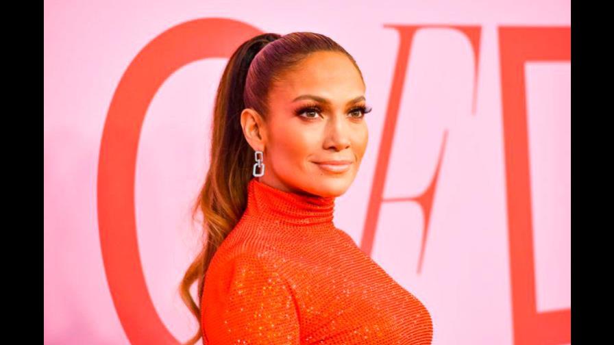 Jennifer López presume su amor por Ben Affleck con este collar en tendencia