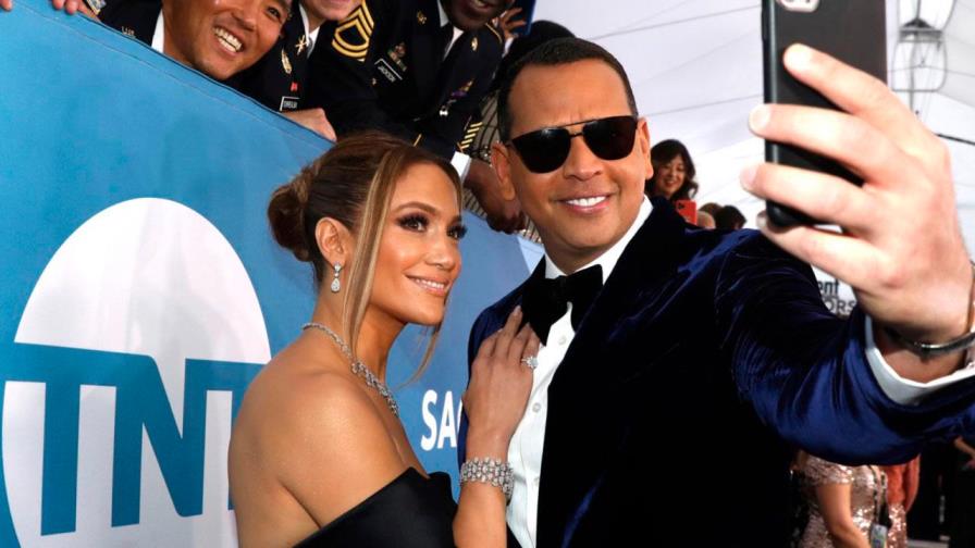 El grupo de A-Rod y JLo avanza a segunda ronda para comprar de los Mets