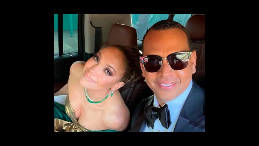 Así consuela Alex Rodríguez a JLo tras no ganar Globo de Oro