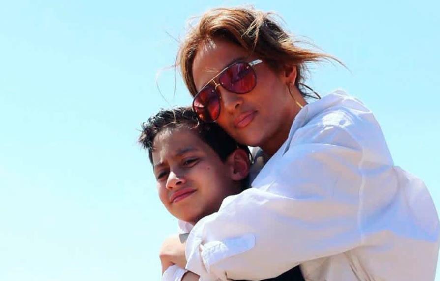 Jennifer López revela que su hijo Max la inspiró a unirse a protestas en EEUU