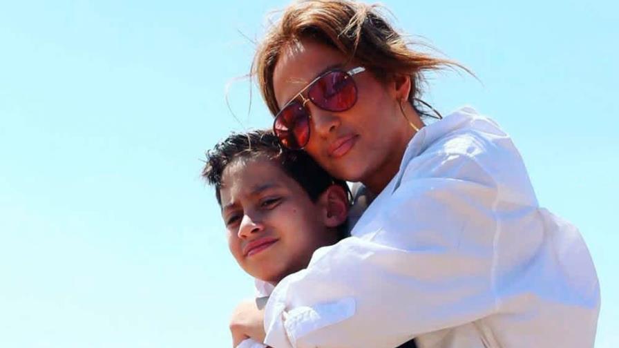 Jennifer López revela que su hijo Max la inspiró a unirse a protestas en EEUU