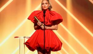 De Jennifer López a Tracee Ellis, los mejores looks de los People’s Choice Awards