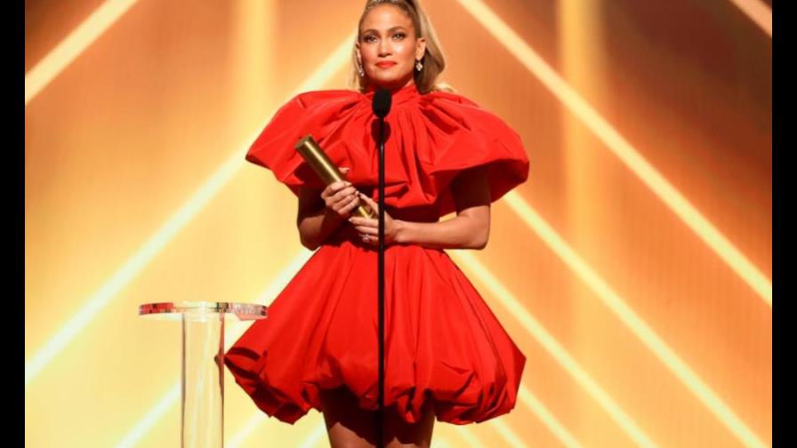 De Jennifer López a Tracee Ellis, los mejores looks de los People’s Choice Awards