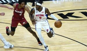 Pistons propinan paliza a domicilio a Heat