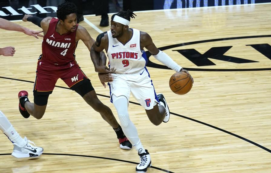 Pistons propinan paliza a domicilio a Heat