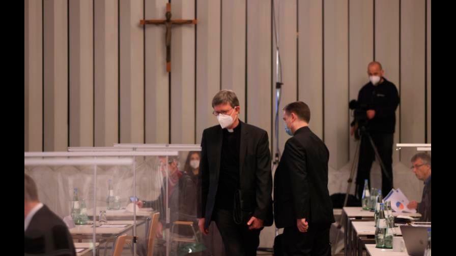 Jerarcas católicos alemanes supieron de abusos y no actuaron, según informe