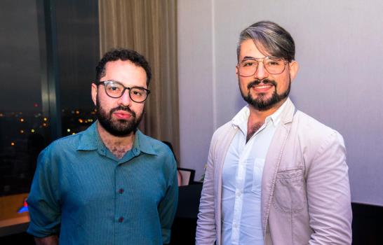 Society for Family Health introduce al mercado la marca de condones Vive