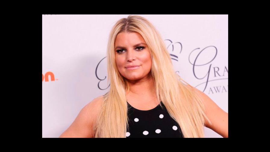 Jessica Simpson revela sufrió violación sexual cuando niña