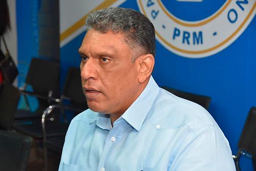 Ministro Chú Vásquez desmiente haya hablado con senador de Montecristi