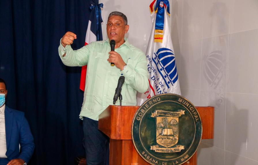 Chú Vásquez ofrece RD$500,000 por información de asesinos de joven en Sabana de la Mar 