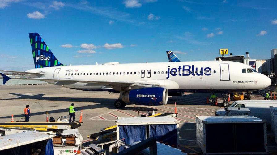 JetBlue justifica retrasos en vuelos desde y hacia República Dominicana
