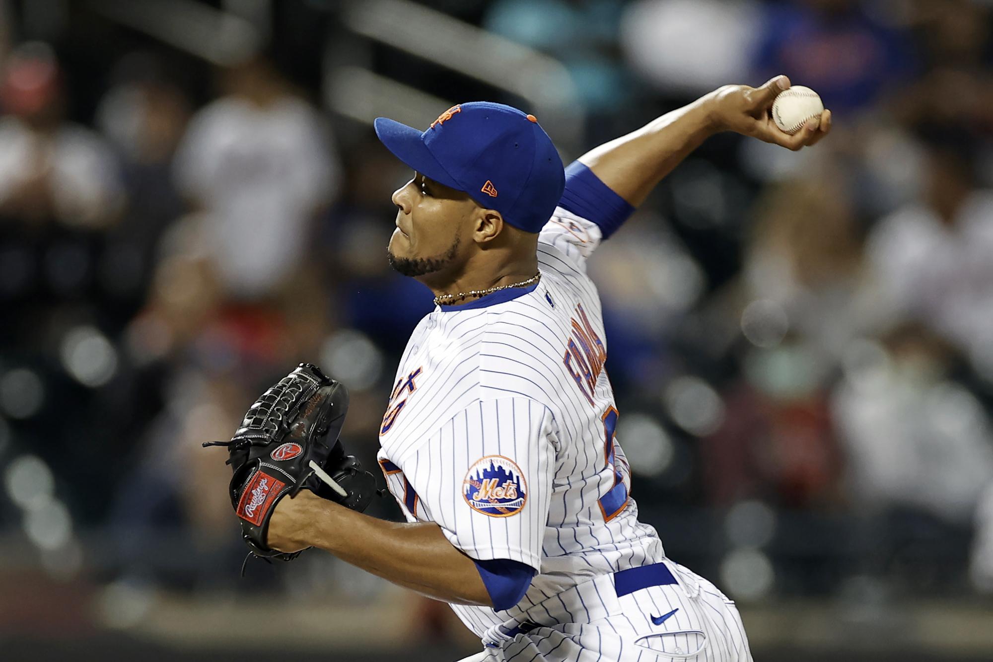 Jeurys Familia completó nueve triunfos en la victoria de los Mets de Nueva York sobre los Marlins de Miami, el 2 de septiembre del 2021. (AP Photo/Adam Hunger)
